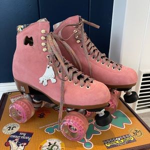 Moxi Outdoor Lolly Rollerskates Strawberry Pink Size 8 🛼